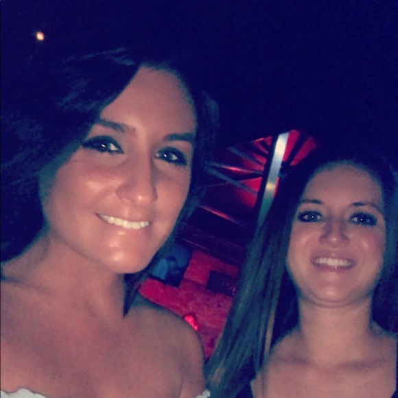 Meet your Posher, Amy - Picture 1 of 1